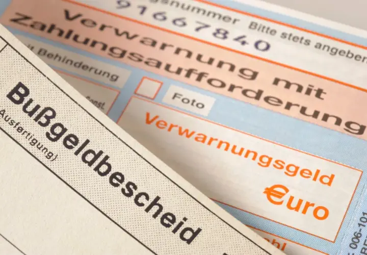 Niemieckie dokumenty: Bußgeldbescheid i Zahlungsaufforderung. Informacje o karach i ile punktów karnych w Niemczech można uzyskać za wykroczenia.