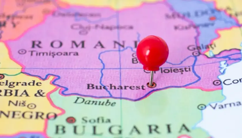 Czerwona pinezka na mapie zaznacza Bukareszt w Rumunii. Czy Bułgaria jest w Schengen? Mapa pokazuje też Sofię i Płowdiw.