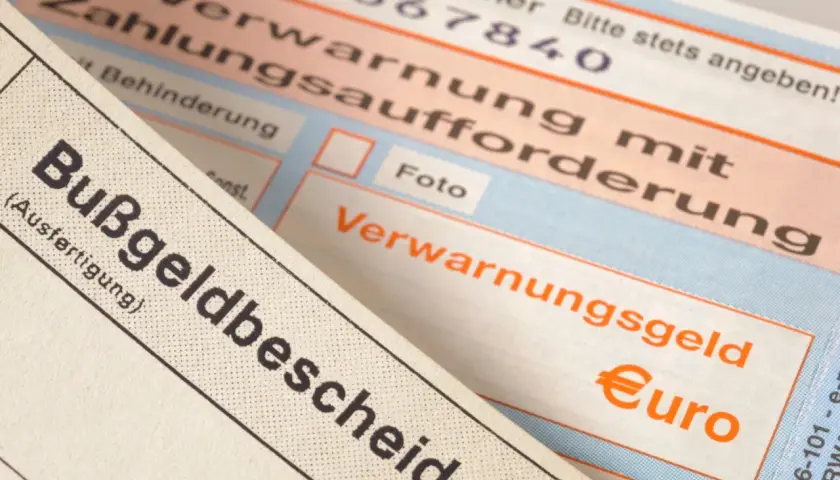 Niemieckie dokumenty: Bußgeldbescheid i Zahlungsaufforderung. Informacje o karach i ile punktów karnych w Niemczech można uzyskać za wykroczenia.