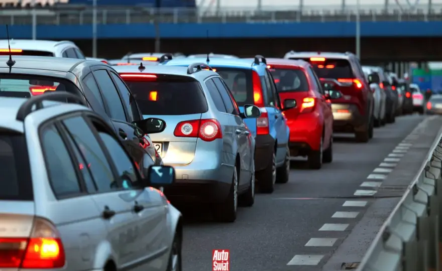 Zakazy jazdy ciężarówek latem - godziny, wyjątki i kary